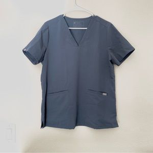 FIGS | Casma™ Three-Pocket Scrub Top in Dark Harbor in Large
